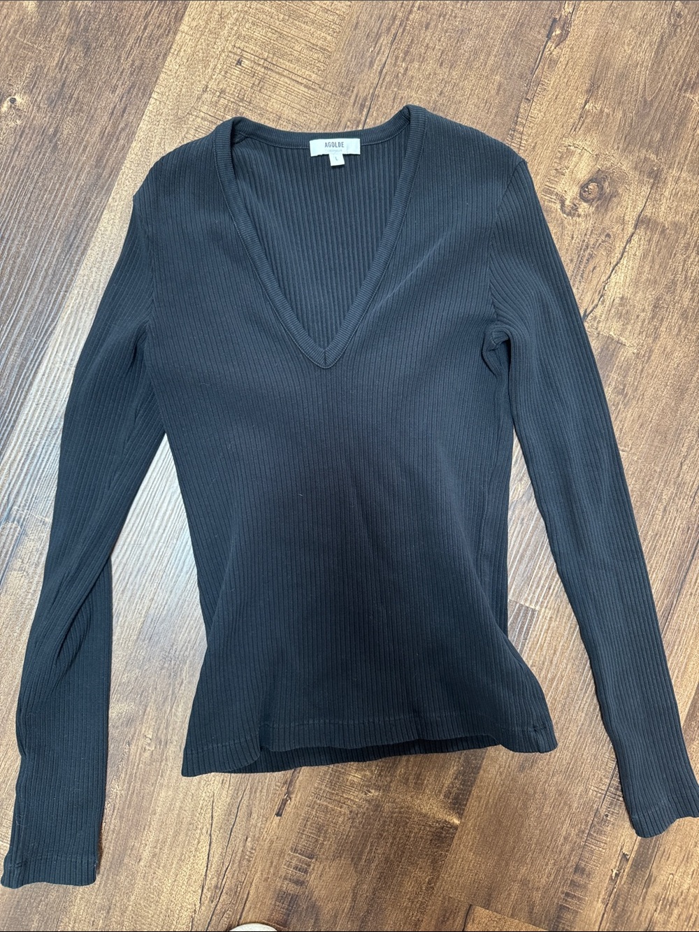 Agolde Ribbed V-Neck Long Sleeve Top - Black